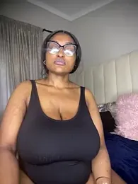 Bustygoddess32 stripchat stream image