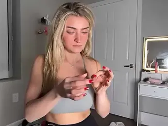 meggsworld stripchat stream image, 15.12.2025 19:00