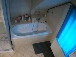 voyeurcam-julmodels-bath-2nd-1 camsoda stream image