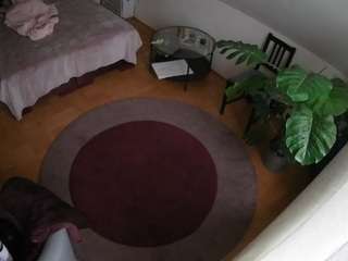 voyeurcam-julmodels-whitebed-5 camsoda stream image