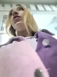 MollyCruz stripchat stream image