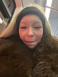 babydolll stripchat stream image