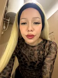 babydolll stripchat stream image