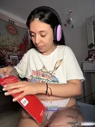 kiaraglam2 stripchat stream image