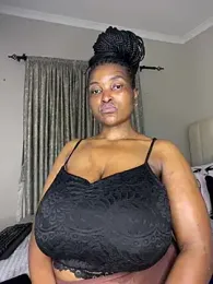 Bustygoddess32 stripchat stream image