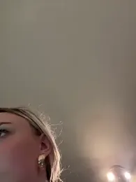 CherryEmmy stripchat stream image