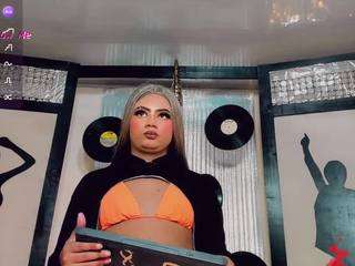 mayka-brunette01 camsoda stream image