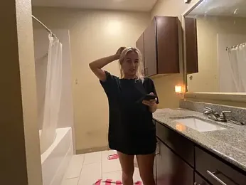 girlfriendmissy stripchat stream image