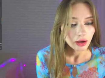 strawberryglow chaturbate stream image, 22.01.2026 23:30