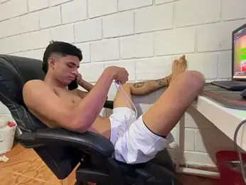 Max_TheHorseDick stripchat stream image