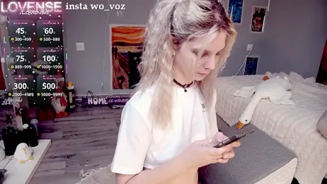 Careful_i_bite stripchat stream image