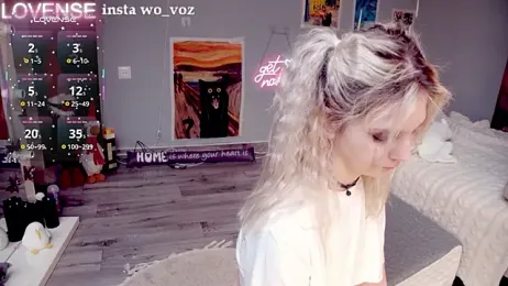 Careful_i_bite stripchat stream image