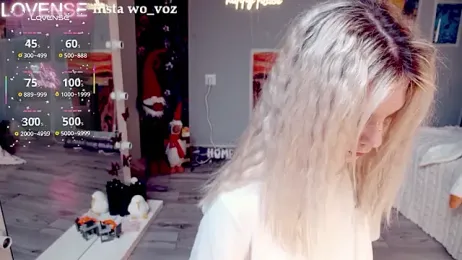 Careful_i_bite stripchat stream image