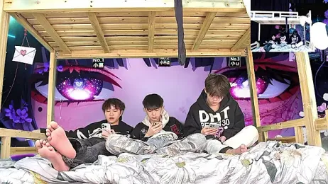 xiaohuangren01 stripchat stream image