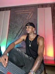 AaronCruz_ stripchat stream image, 04.02.2026 02:30