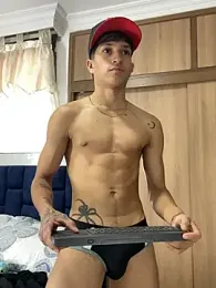 _CamiloBass stripchat stream image, 08.02.2026 19:40