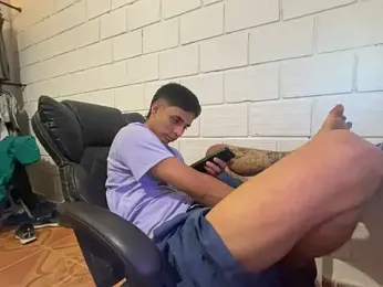 Max_TheHorseDick stripchat stream image