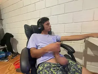 Max_TheHorseDick stripchat stream image