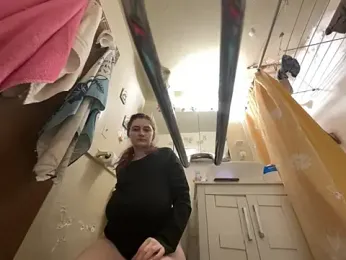 Snowbunnycake_131 stripchat stream image