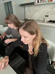 Nura_n_Sarah stripchat stream image