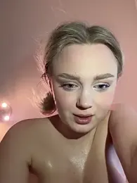 CherryEmmy stripchat stream image