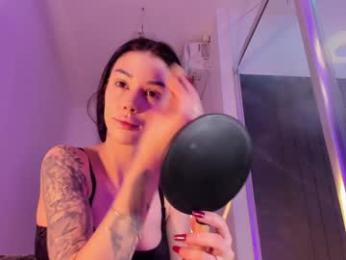 hotfallingdevil chaturbate stream image