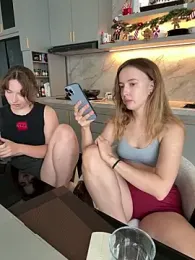 Nura_n_Sarah stripchat stream image