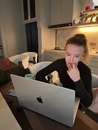 Nura_n_Sarah stripchat stream image