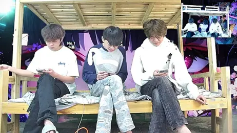 xiaohuangren01 stripchat stream image