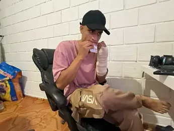 Max_TheHorseDick stripchat stream image