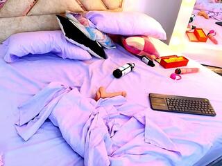 Scarlet Dash flirt4free stream image