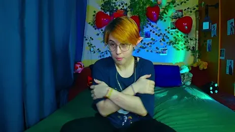 TrickyKitsune stripchat stream image