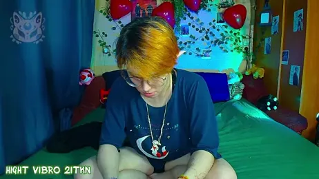 TrickyKitsune stripchat stream image