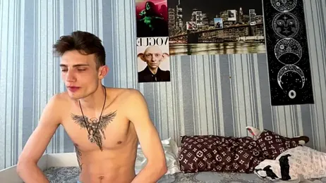 EmiliaCouple stripchat stream image