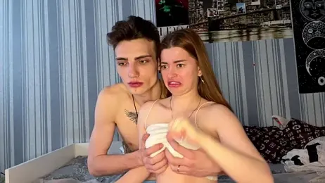 EmiliaCouple stripchat stream image