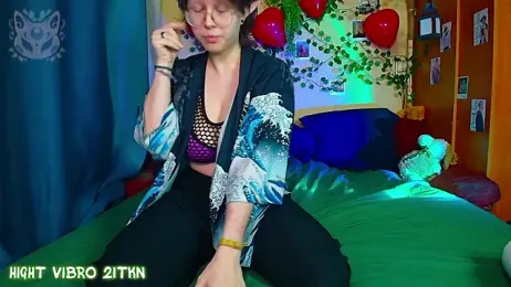 TrickyKitsune stripchat stream image