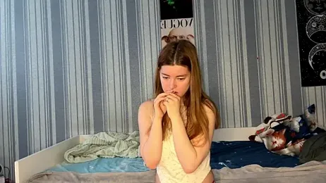 EmiliaCouple stripchat stream image