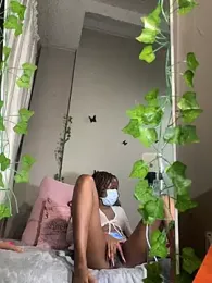 StrawberryXpeach stripchat stream image