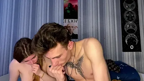 EmiliaCouple stripchat stream image