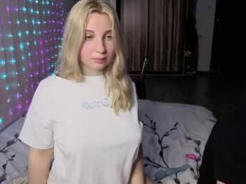 lollove24 chaturbate stream image, 01.04.2026 20:50
