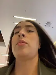 Holly_Play stripchat stream image, 03.04.2026 12:00