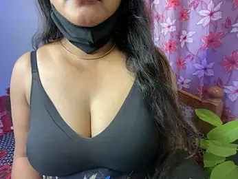 LouleyRanii stripchat stream image