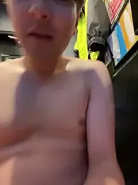 yuuki8910 stripchat stream image