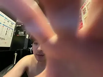 yuuki8910 stripchat stream image