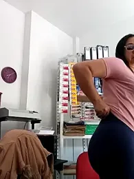 Violeta-Stationery_7 stripchat stream image