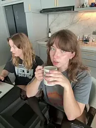 Nura_n_Sarah stripchat stream image