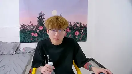 KK-cuteboy stripchat stream image