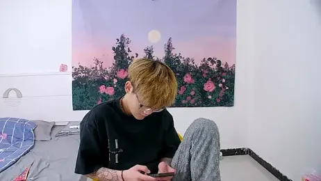 KK-cuteboy stripchat stream image