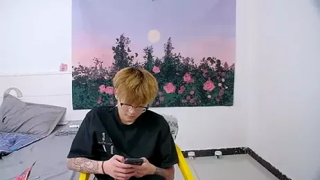 KK-cuteboy stripchat stream image