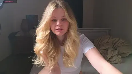 Milana15 stripchat stream image, 16.04.2026 15:40